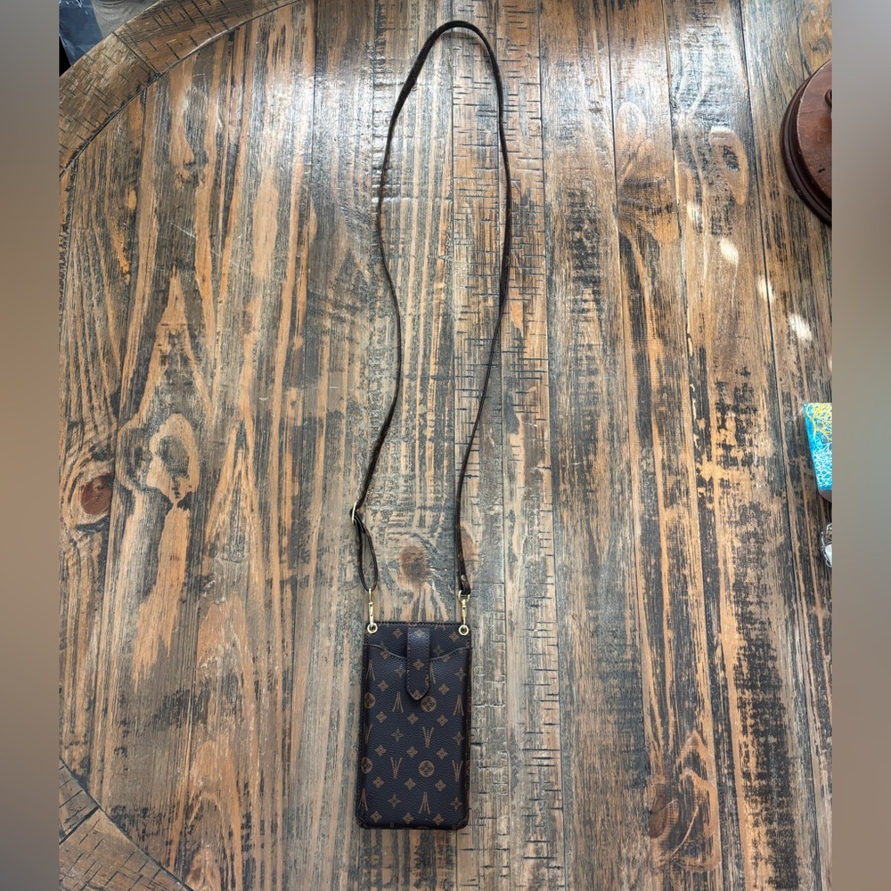 Crossbody Phone Bag - Picture 2 of 9